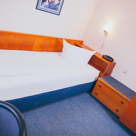 Hotel Zum Grunewald ดินสลาเคิน ภายนอก รูปภาพ