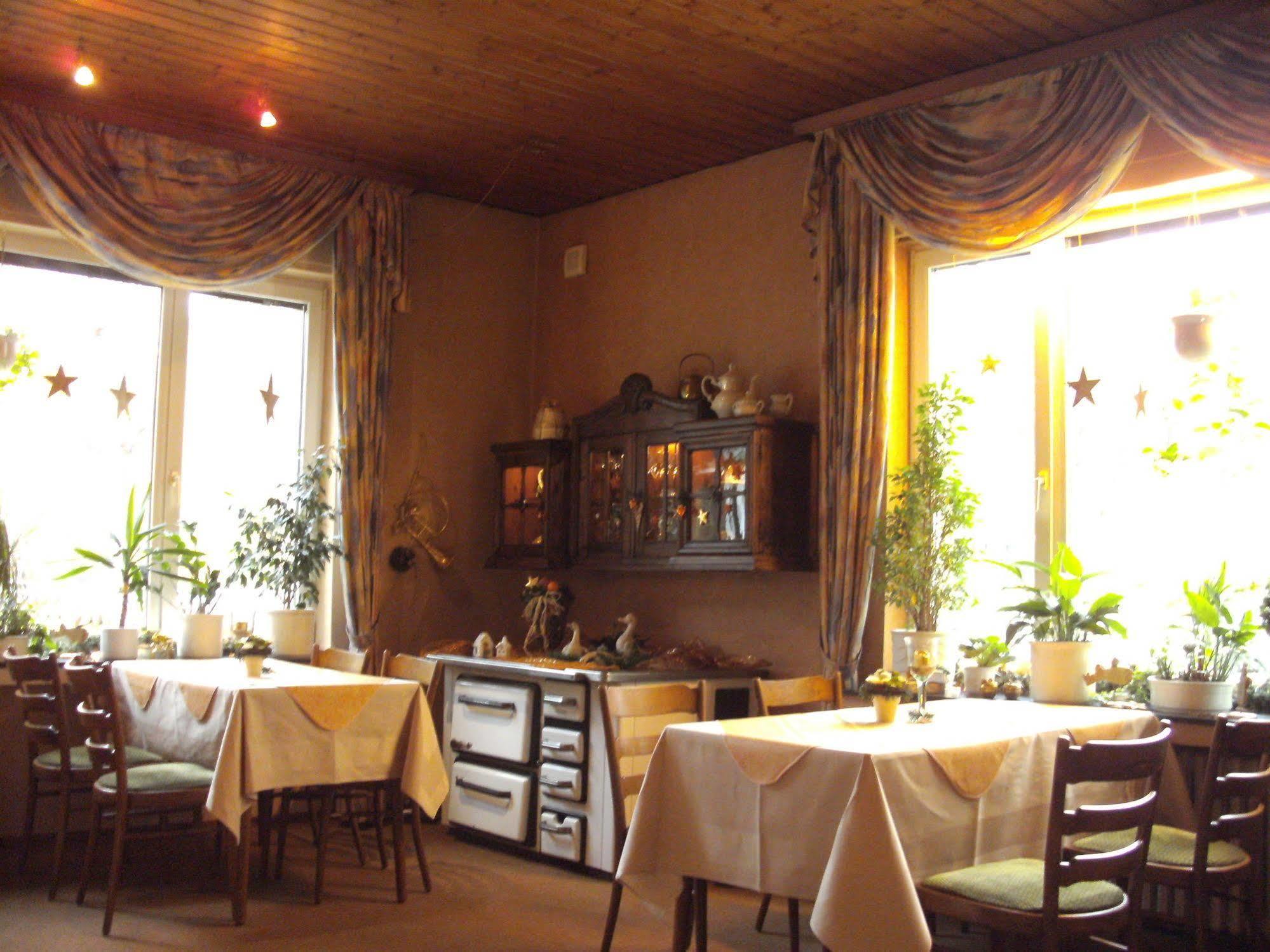 Hotel Zum Grunewald ดินสลาเคิน ภายนอก รูปภาพ