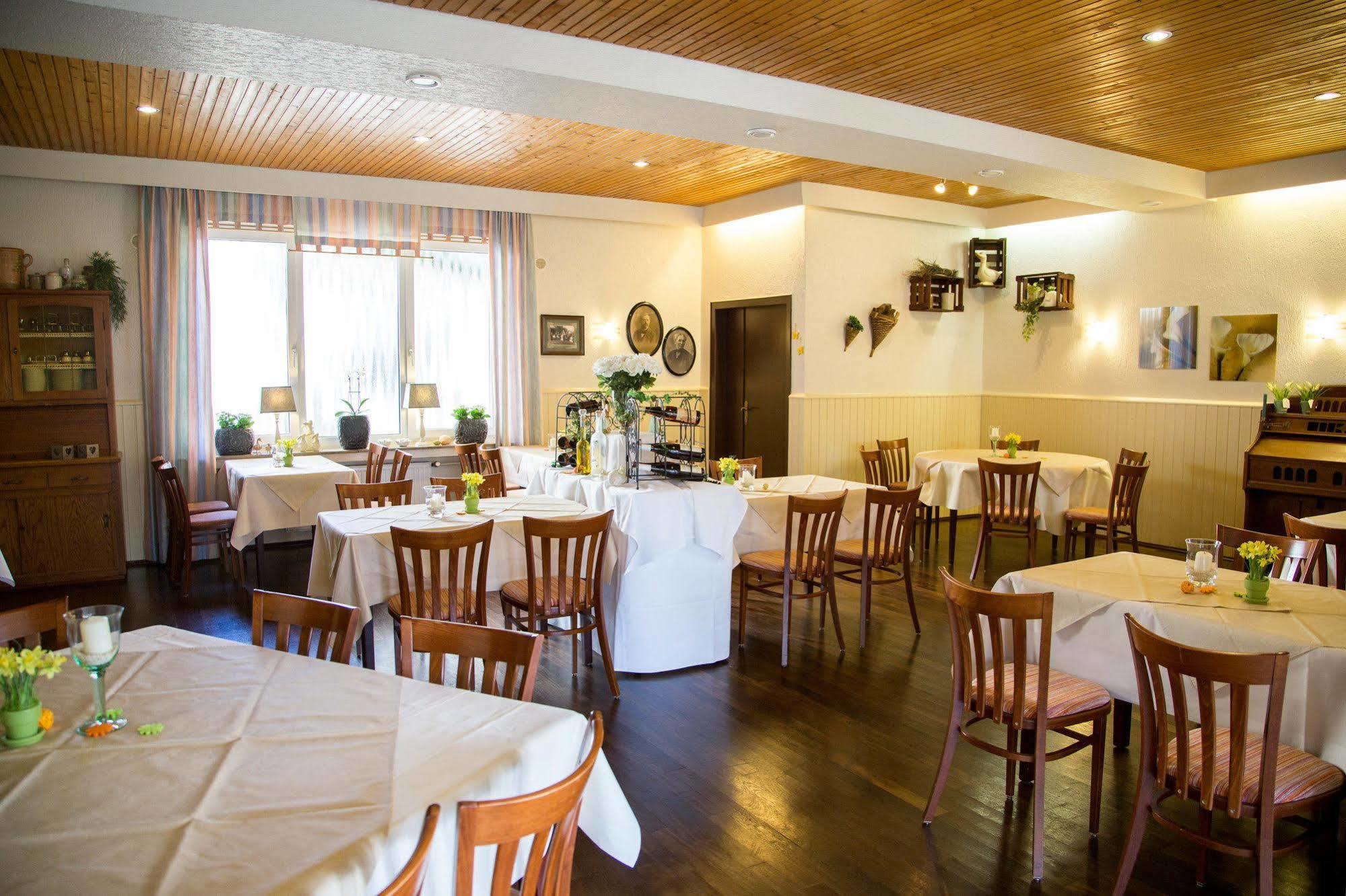 Hotel Zum Grunewald ดินสลาเคิน ภายนอก รูปภาพ