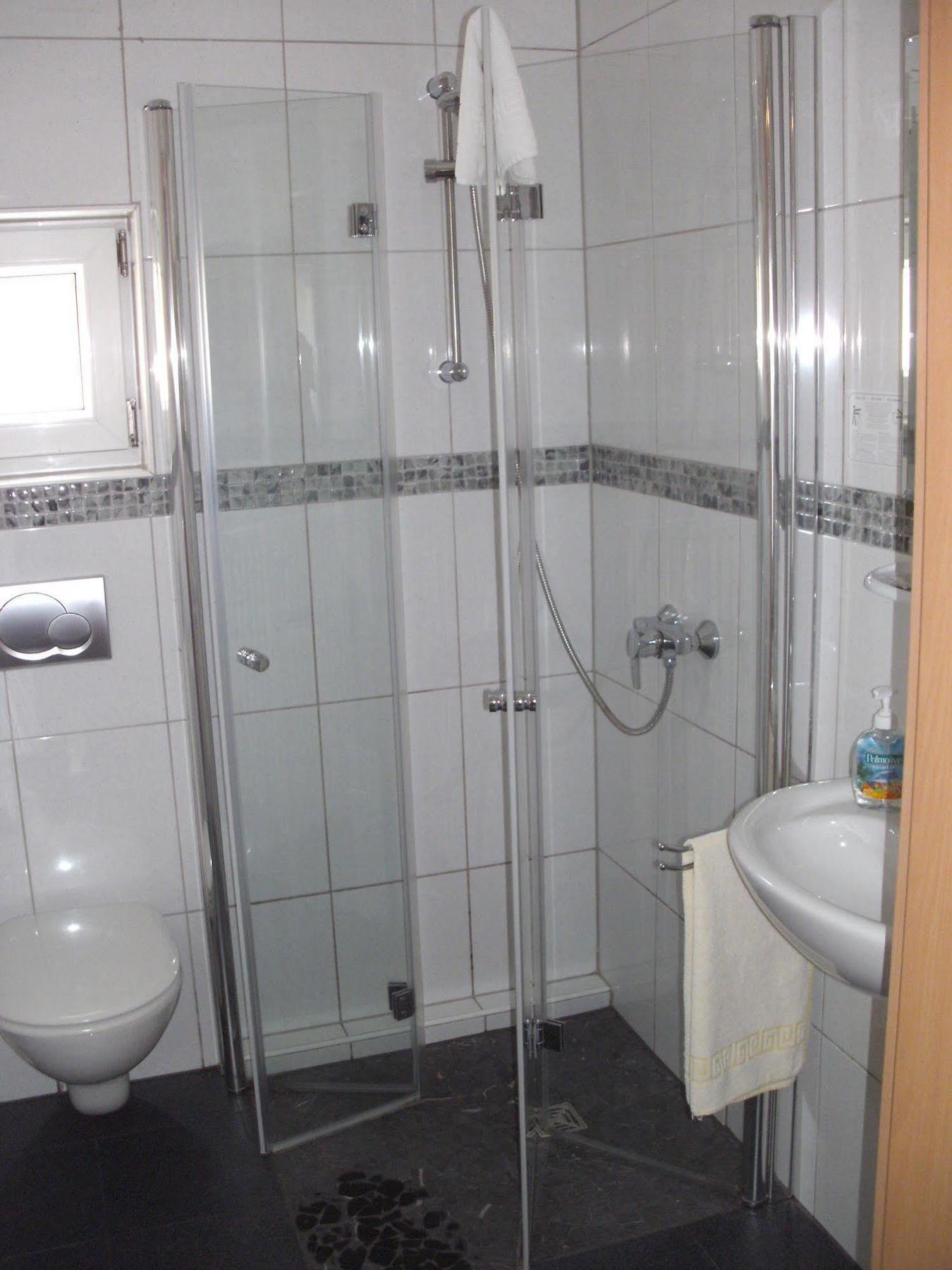 Hotel Zum Grunewald ดินสลาเคิน ภายนอก รูปภาพ